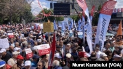 Açıklanan oranların ardından Birleşik Kamu-Sen'in Hazine ve Maliye Bakanlığı önğnde eylem yapacağı belirtiliyor(Arşiv foto)